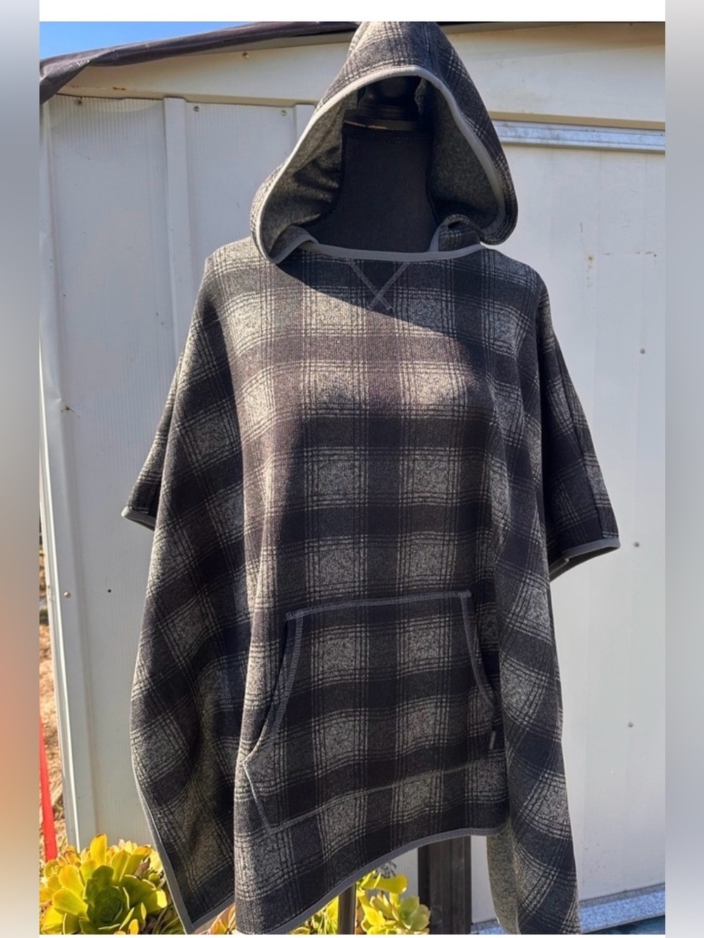 EDDIE BAUER WOMENS TUNIC KANGAROO POCKET PLAID BLACK AND GRAY NWOT